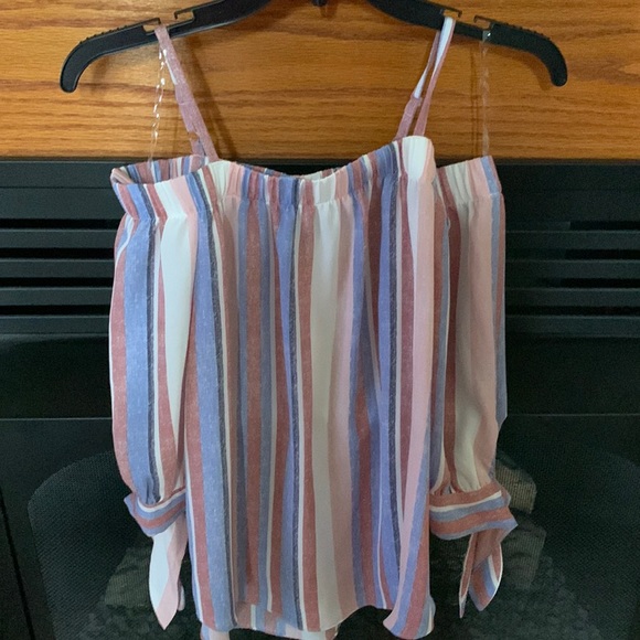 Stripe off shoulder top with toes at end of sleeve size xs - Picture 1 of 6
